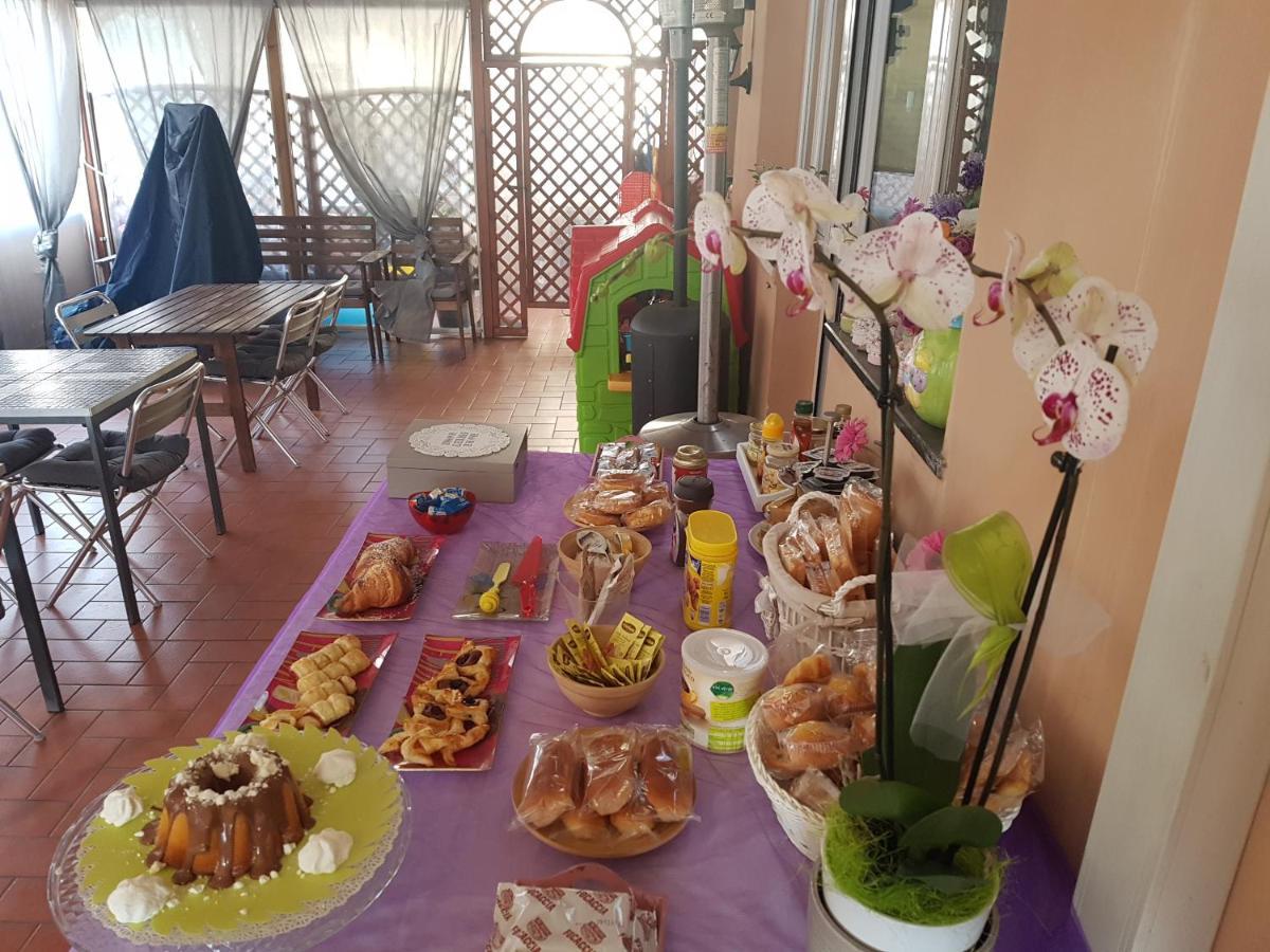 Ghiro Ghiotto Panzió Pietra Ligure Kültér fotó